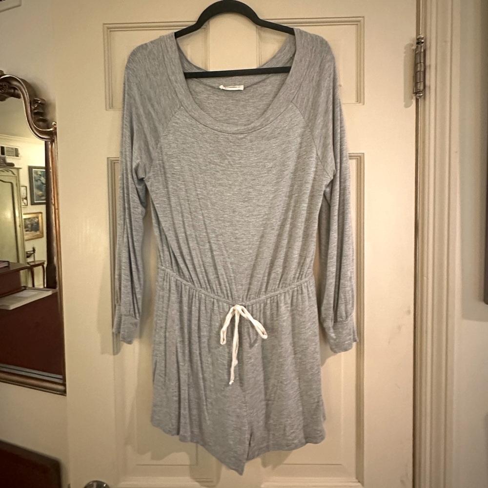 EE:Some Lightweight Long Sleeved + Shorts Jumpsuit Size M Worn ONCE